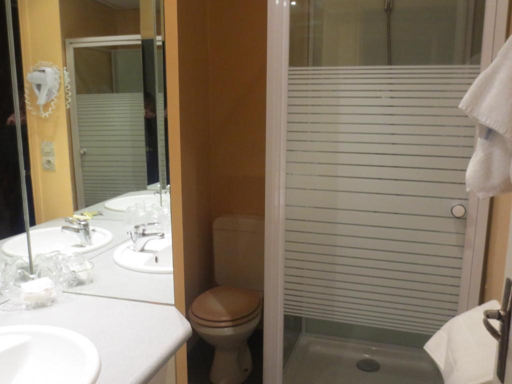 Hotellerie Du Centre Salies-du-Salat Szoba fotó